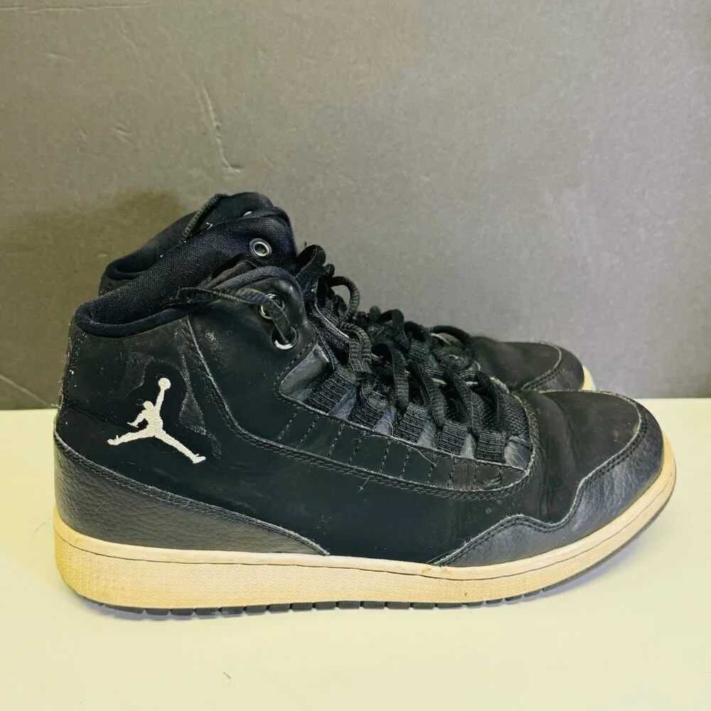 Nike Air Jordan Executive Size 6.5Y Code 820241-011